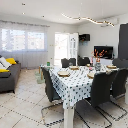 דירה Nikoleto זאדאר